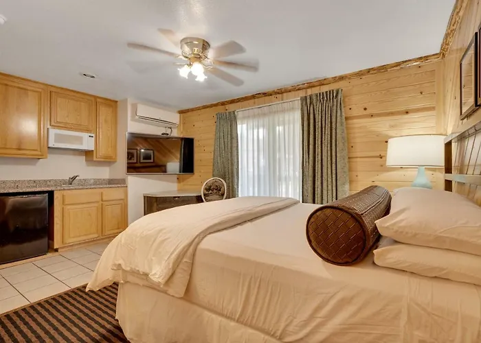 3 Peaks Resort & Beach Club